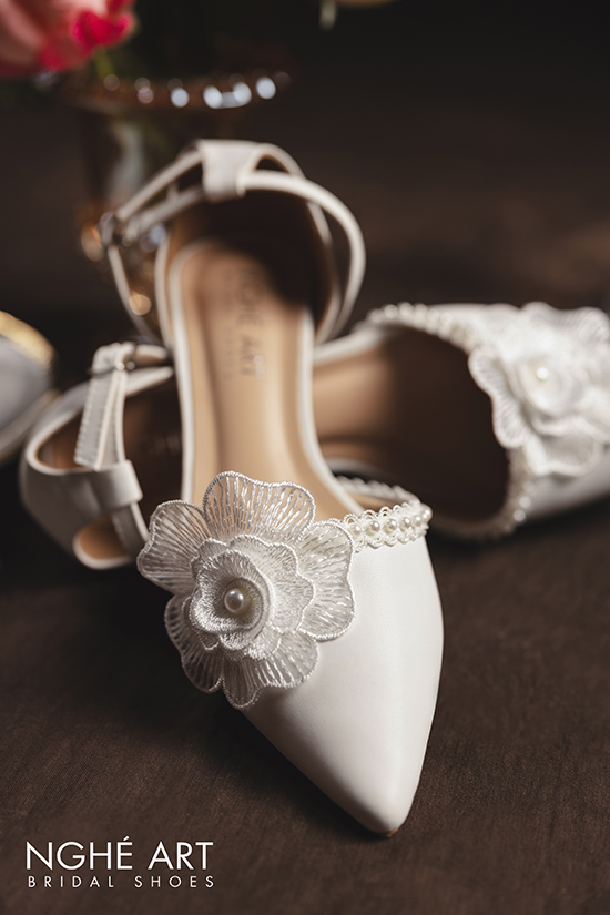 Giày cô dâu Nghé Art viền ngọc trai đính hoa 443 - Ảnh 6 - Nghé Art Bridal Shoes – 0822288288