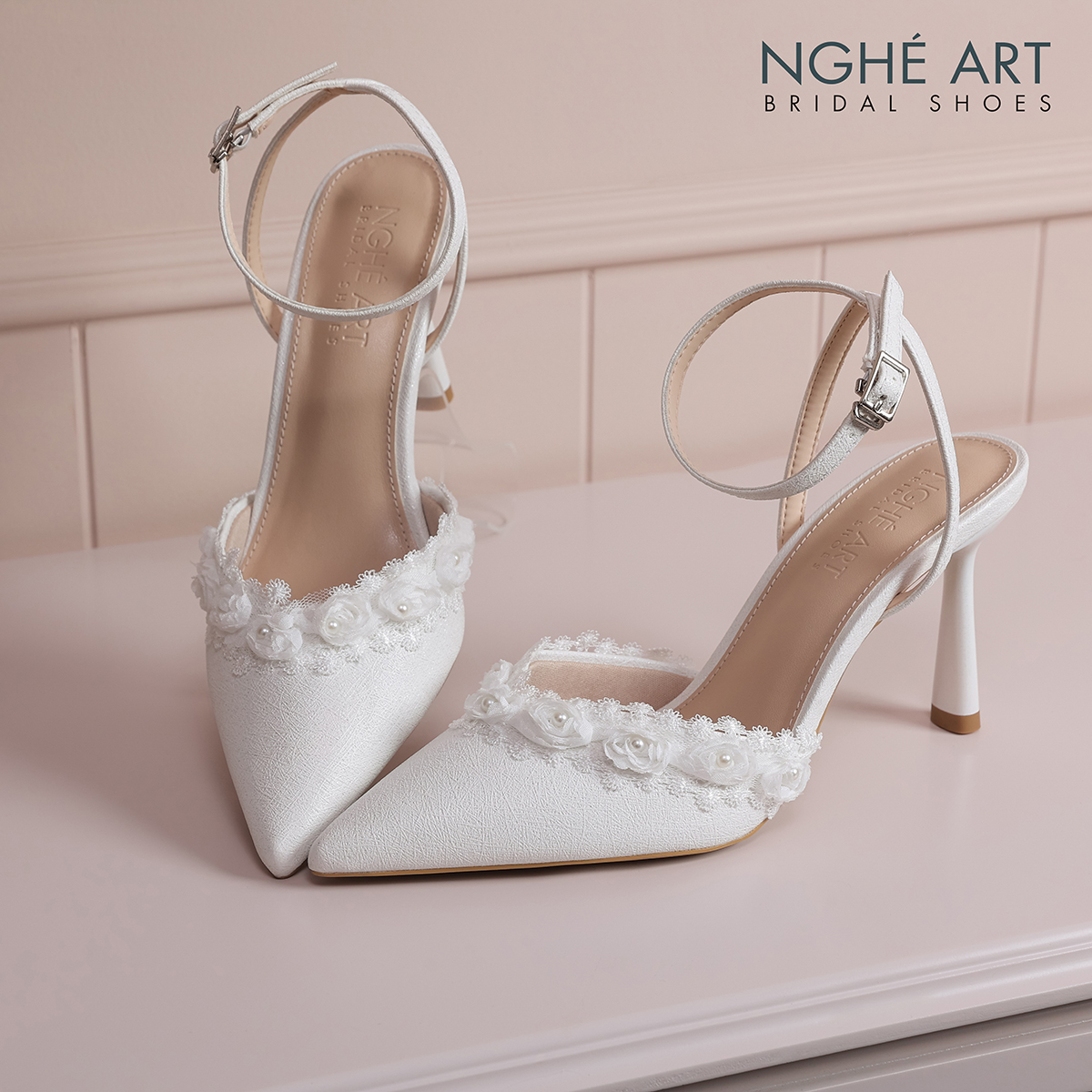 Giày cưới Nghé Art cao gót viền hoa hồng trắng 449-590-9P-NHU-TRANG - Ảnh 2 - Nghé Art Bridal Shoes – 0822288288
