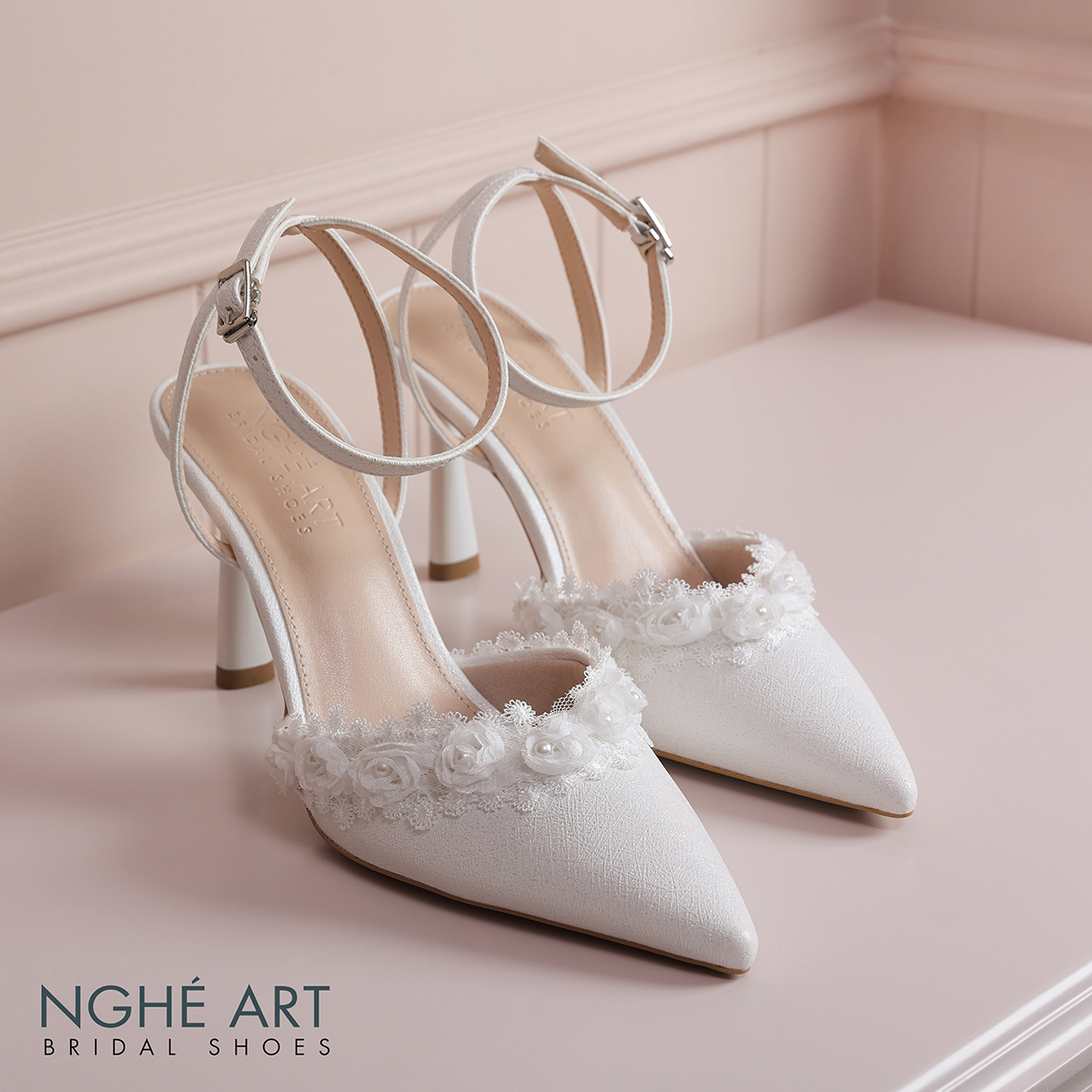 Giày cưới Nghé Art cao gót viền hoa hồng trắng 449-590-9P-NHU-TRANG - Ảnh 3 - Nghé Art Bridal Shoes – 0822288288