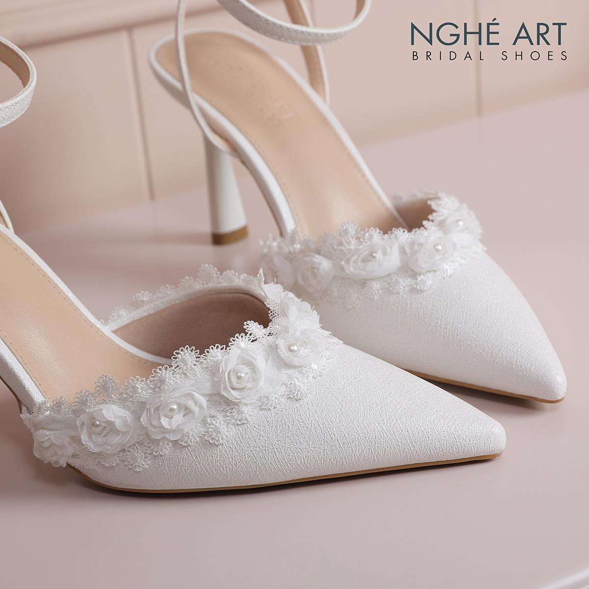 Giày cưới Nghé Art cao gót viền hoa hồng trắng 449-590-9P-NHU-TRANG - Ảnh 5 - Nghé Art Bridal Shoes – 0822288288