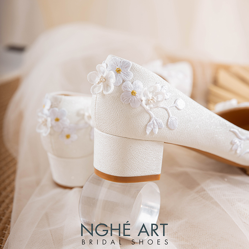 Giày cưới Nghé Art ren hoa nổi 3D 508-274-4P-NHU-TRANG - Ảnh 3 - Nghé Art Bridal Shoes – 0822288288