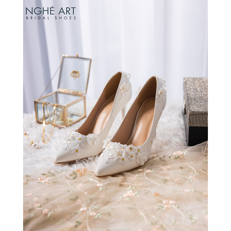 Giày cưới Nghé Art phủ ren đính hoạ tiết hoa độc đáo 508-377-10p-nhu-trang - Ảnh 3 - Nghé Art Bridal Shoes – 0822288288