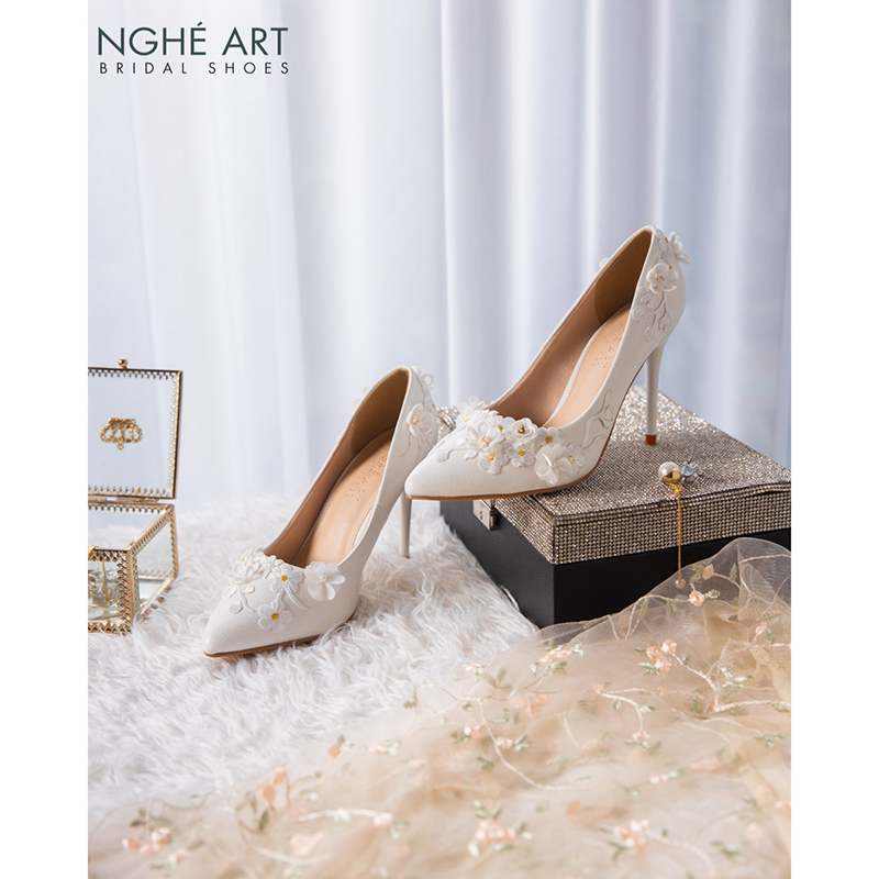 Giày cưới Nghé Art phủ ren đính hoạ tiết hoa độc đáo 508-377-10p-nhu-trang - Ảnh 4 - Nghé Art Bridal Shoes – 0822288288