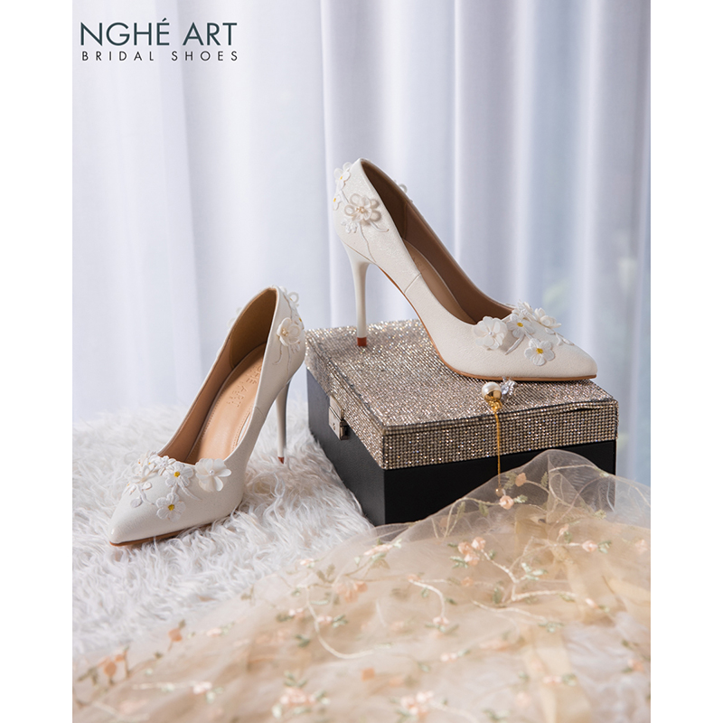 Giày cưới Nghé Art phủ ren đính hoạ tiết hoa độc đáo 508-377-10p-nhu-trang - Ảnh 5 - Nghé Art Bridal Shoes – 0822288288