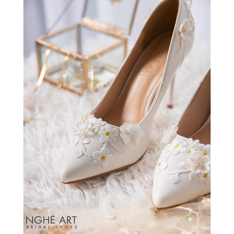 Giày cưới Nghé Art phủ ren đính hoạ tiết hoa độc đáo 508-377-10p-nhu-trang - Ảnh 6 - Nghé Art Bridal Shoes – 0822288288