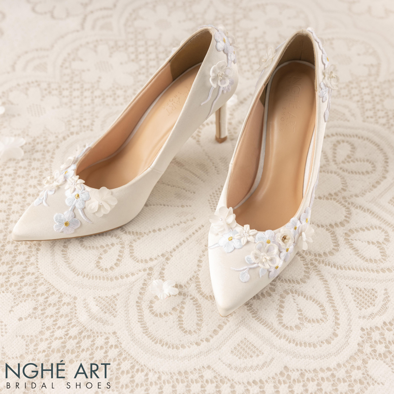 Giày cưới Nghé Art ren hoa nổi 3D lụa satin 508-LUA-TRANG - Ảnh 1 - Nghé Art Bridal Shoes – 0822288288