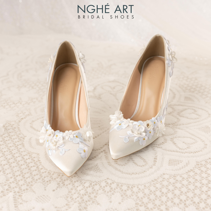 Giày cưới Nghé Art ren hoa nổi 3D lụa satin 508-LUA-TRANG - Ảnh 2 - Nghé Art Bridal Shoes – 0822288288