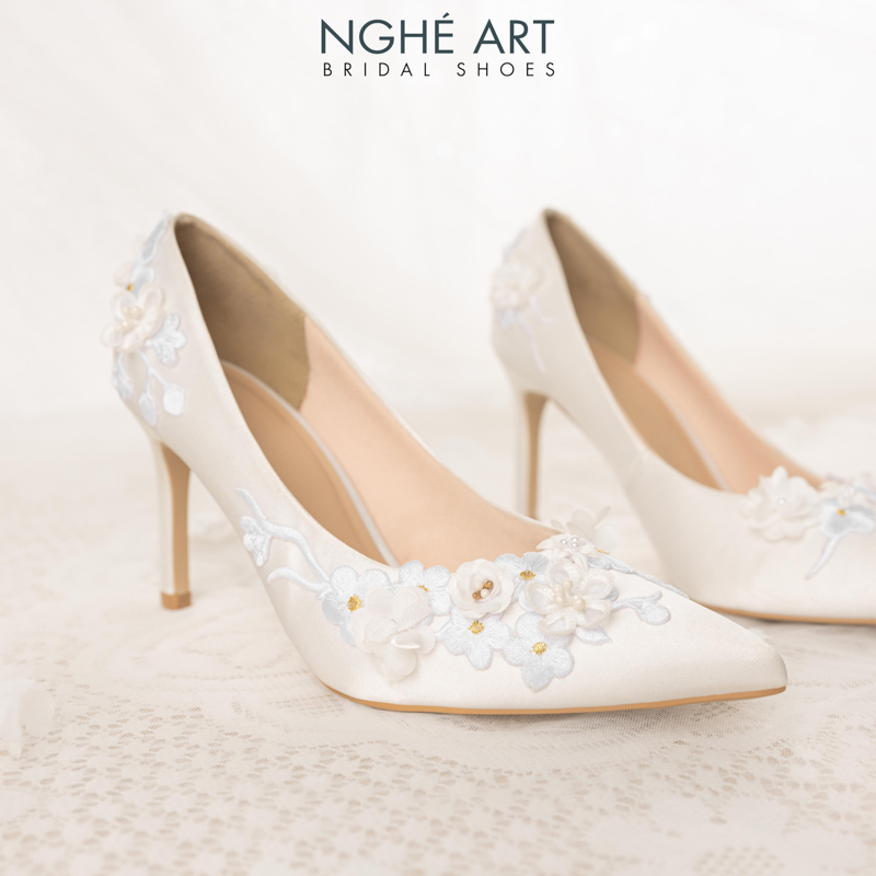 Giày cưới Nghé Art ren hoa nổi 3D lụa satin 508-LUA-TRANG - Ảnh 3 - Nghé Art Bridal Shoes – 0822288288