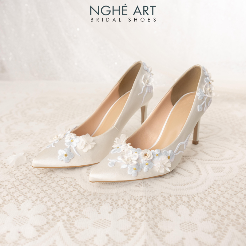 Giày cưới Nghé Art ren hoa nổi 3D lụa satin 508-LUA-TRANG - Ảnh 4 - Nghé Art Bridal Shoes – 0822288288