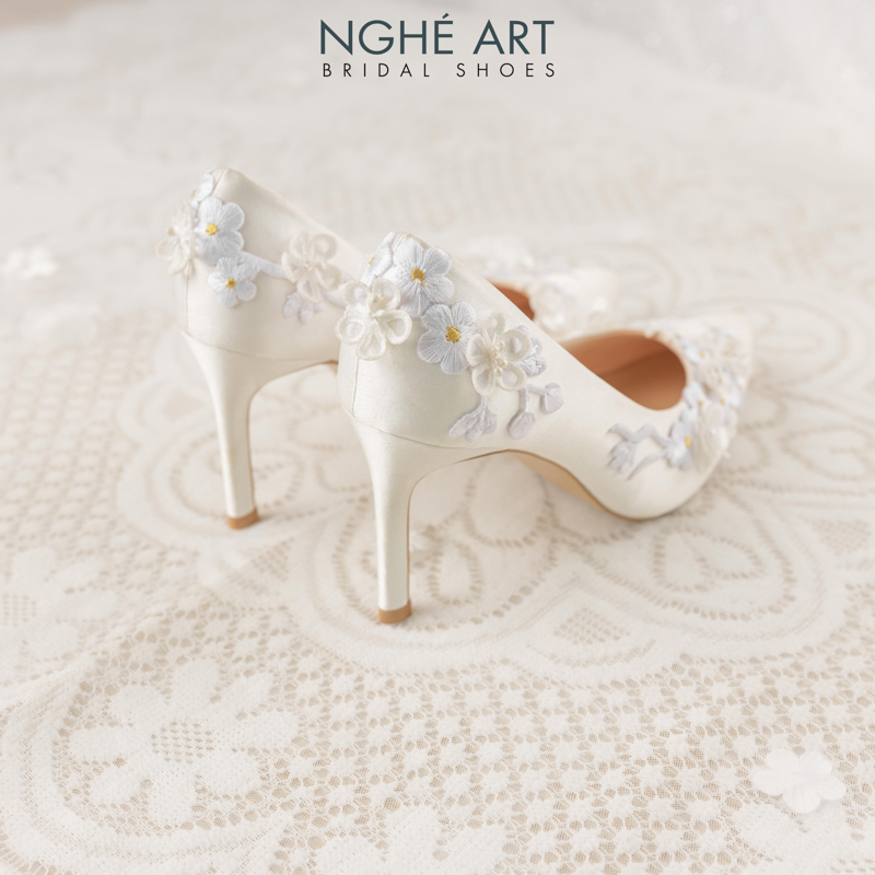 Giày cưới Nghé Art ren hoa nổi 3D lụa satin 508-LUA-TRANG - Ảnh 7 - Nghé Art Bridal Shoes – 0822288288