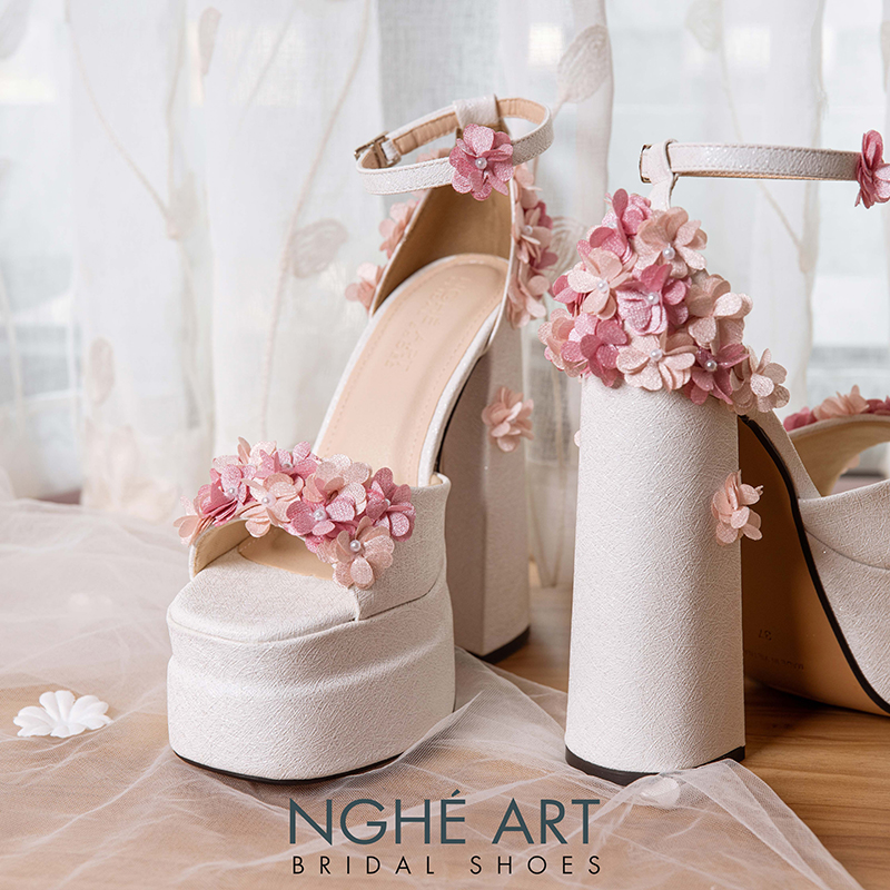 Giày cưới Nghé Art 15 cm đính hoa tú cầu hồng 521-HONG-501-15P-NHU-TRANG - Ảnh 13 - Nghé Art Bridal Shoes – 0822288288