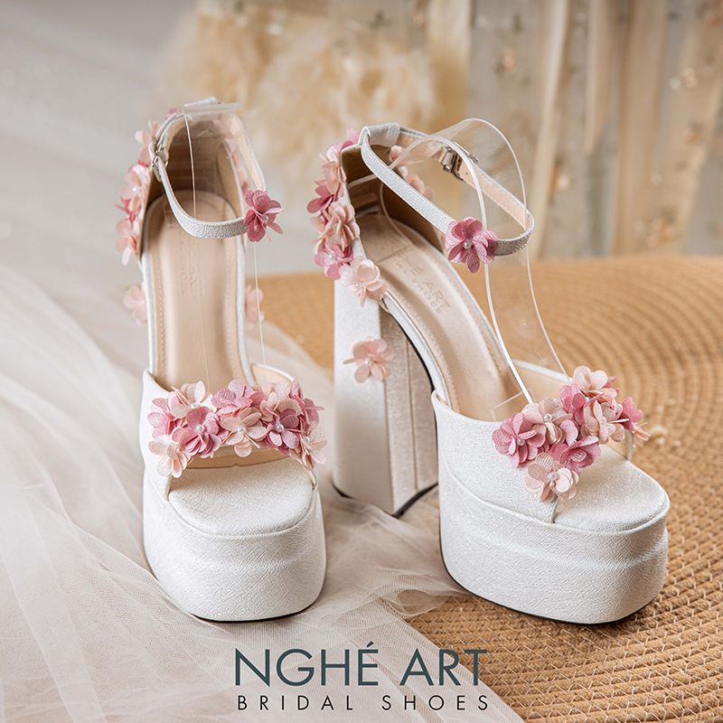 Giày cưới Nghé Art 15 cm đính hoa tú cầu hồng 521-HONG-501-15P-NHU-TRANG - Ảnh 2 - Nghé Art Bridal Shoes – 0822288288