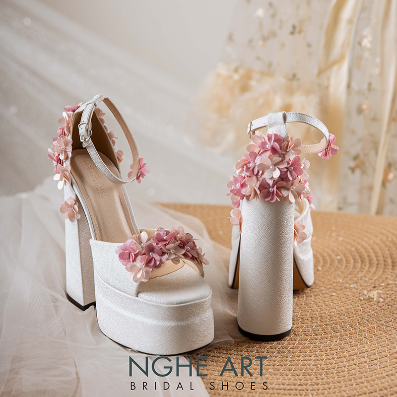 Giày cưới Nghé Art 15 cm đính hoa tú cầu hồng 521-HONG-501-15P-NHU-TRANG - Ảnh 3 - Nghé Art Bridal Shoes – 0822288288