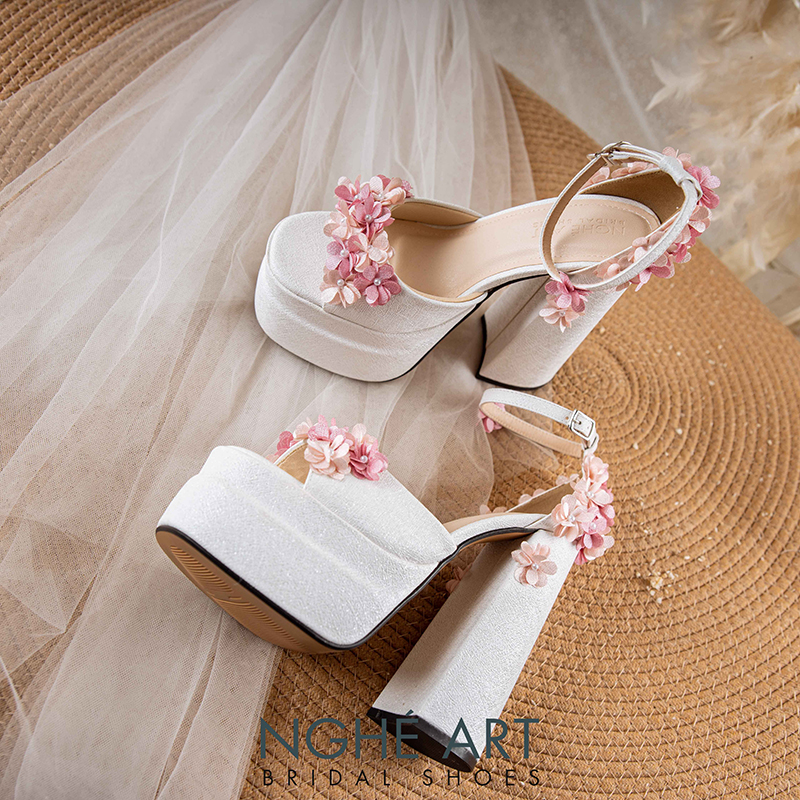 Giày cưới Nghé Art 15 cm đính hoa tú cầu hồng 521-HONG-501-15P-NHU-TRANG - Ảnh 4 - Nghé Art Bridal Shoes – 0822288288