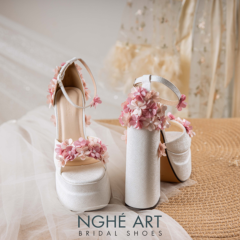 Giày cưới Nghé Art 15 cm đính hoa tú cầu hồng 521-HONG-501-15P-NHU-TRANG - Ảnh 5 - Nghé Art Bridal Shoes – 0822288288