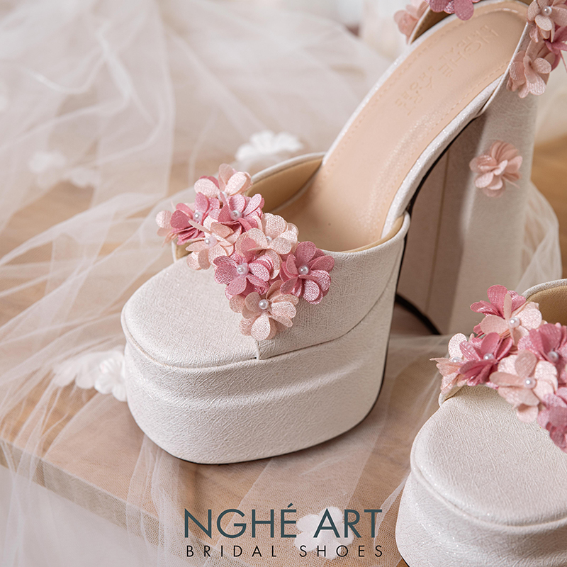 Giày cưới Nghé Art 15 cm đính hoa tú cầu hồng 521-HONG-501-15P-NHU-TRANG - Ảnh 9 - Nghé Art Bridal Shoes – 0822288288