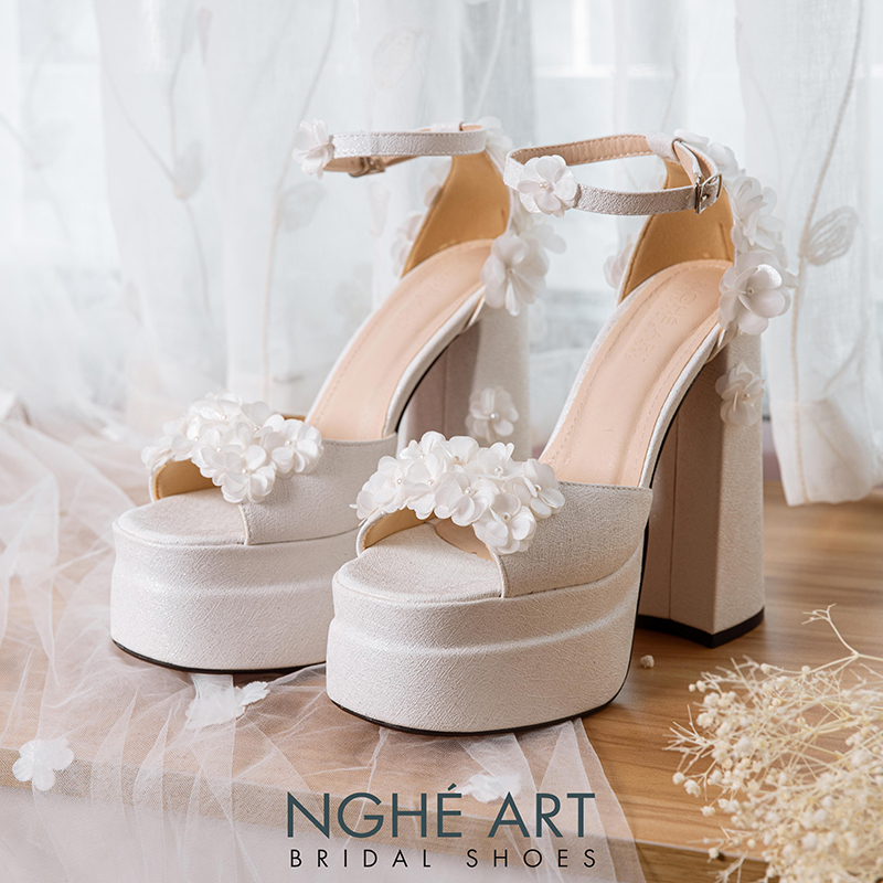 Giày cưới Nghé Art 15 cm đính hoa tú cầu trắng 521-TRANG-501-15P-NHU-TRANG - Ảnh 10 - Nghé Art Bridal Shoes – 0822288288