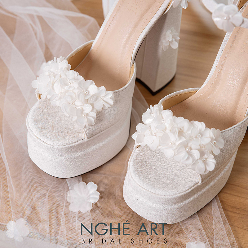Giày cưới Nghé Art 15 cm đính hoa tú cầu trắng 521-TRANG-501-15P-NHU-TRANG - Ảnh 11 - Nghé Art Bridal Shoes – 0822288288