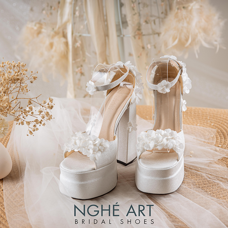 Giày cưới Nghé Art 15 cm đính hoa tú cầu trắng 521-TRANG-501-15P-NHU-TRANG - Ảnh 4 - Nghé Art Bridal Shoes – 0822288288