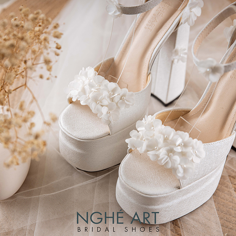 Giày cưới Nghé Art 15 cm đính hoa tú cầu trắng 521-TRANG-501-15P-NHU-TRANG - Ảnh 6 - Nghé Art Bridal Shoes – 0822288288