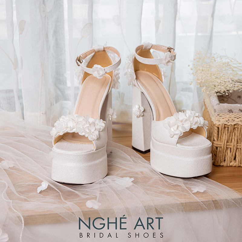 Giày cưới Nghé Art 15 cm đính hoa tú cầu trắng 521-TRANG-501-15P-NHU-TRANG - Ảnh 9 - Nghé Art Bridal Shoes – 0822288288