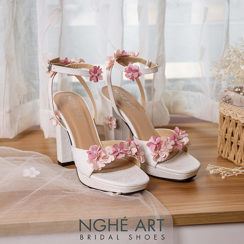 Giày cưới Nghé Art cao 12 cm đính hoa tú cầu hồng 522-HONG-488-12P-NHU-TRANG - Ảnh 10 - Nghé Art Bridal Shoes – 0822288288