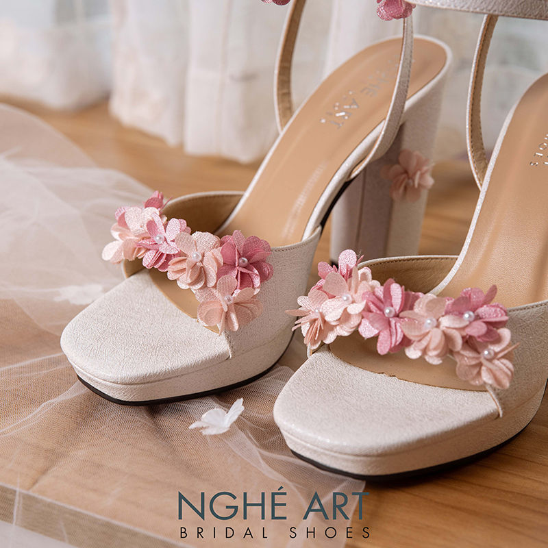 Giày cưới Nghé Art cao 12 cm đính hoa tú cầu hồng 522-HONG-488-12P-NHU-TRANG - Ảnh 11 - Nghé Art Bridal Shoes – 0822288288