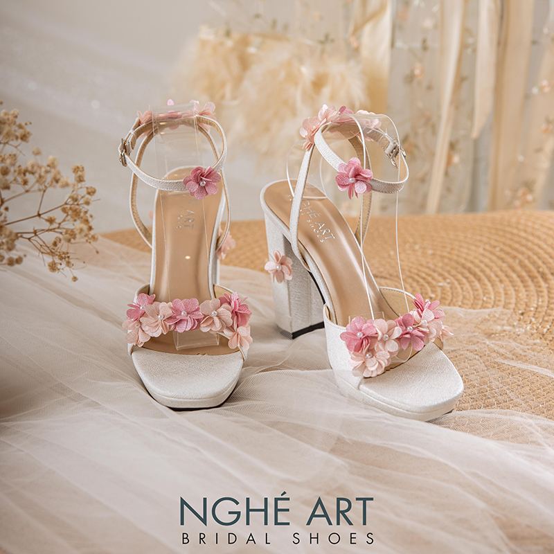 Giày cưới Nghé Art cao 12 cm đính hoa tú cầu hồng 522-HONG-488-12P-NHU-TRANG - Ảnh 2 - Nghé Art Bridal Shoes – 0822288288