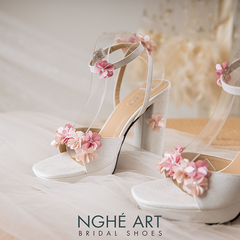 Giày cưới Nghé Art cao 12 cm đính hoa tú cầu hồng 522-HONG-488-12P-NHU-TRANG - Ảnh 4 - Nghé Art Bridal Shoes – 0822288288
