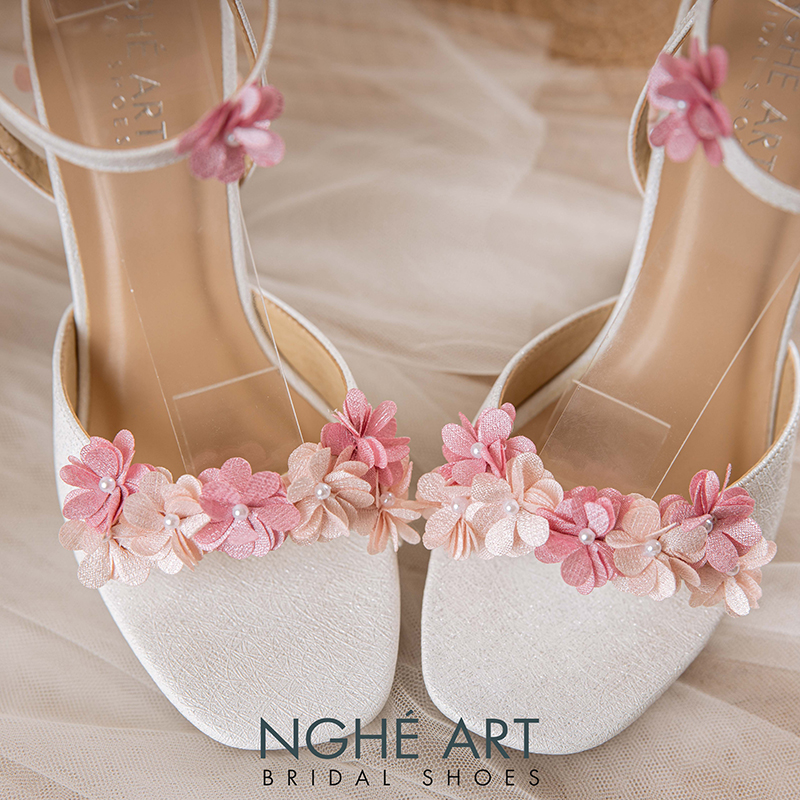 Giày cưới Nghé Art cao 12 cm đính hoa tú cầu hồng 522-HONG-488-12P-NHU-TRANG - Ảnh 5 - Nghé Art Bridal Shoes – 0822288288