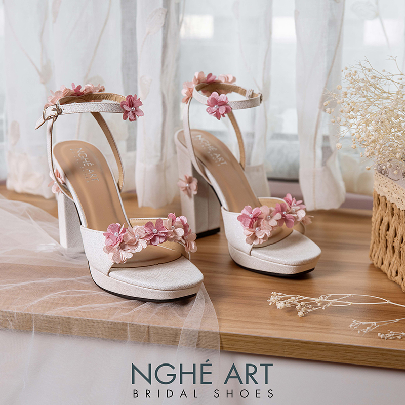 Giày cưới Nghé Art cao 12 cm đính hoa tú cầu hồng 522-HONG-488-12P-NHU-TRANG - Ảnh 9 - Nghé Art Bridal Shoes – 0822288288