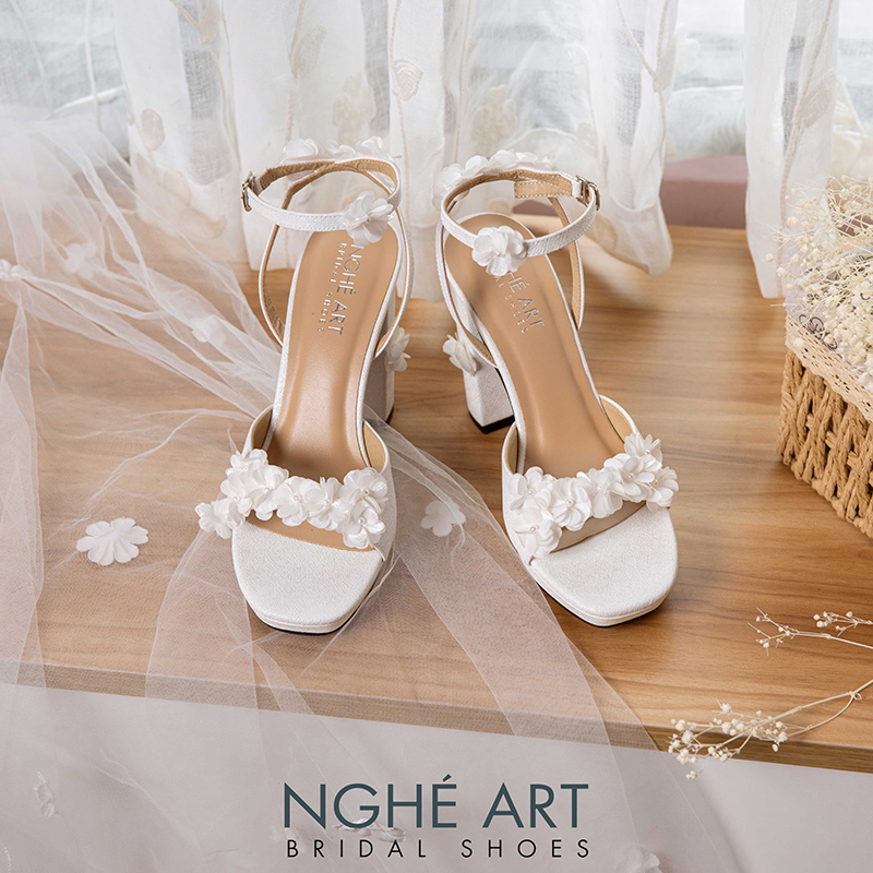 Giày cưới Nghé Art cao 12 cm đính hoa tú cầu trắng 522-TRANG-488-12P-NHU-TRANG - Ảnh 12 - Nghé Art Bridal Shoes – 0822288288