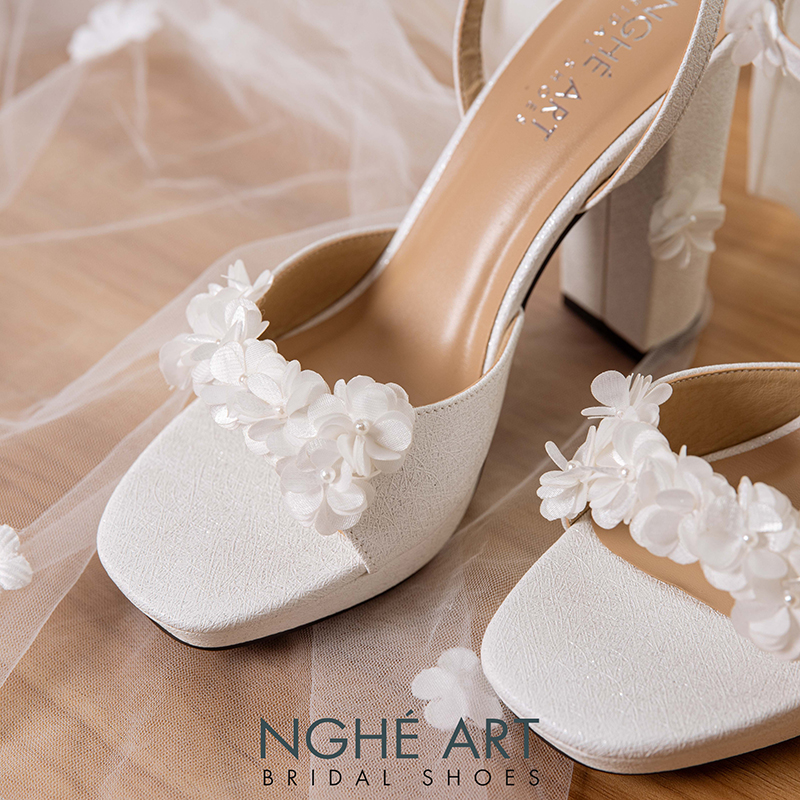 Giày cưới Nghé Art cao 12 cm đính hoa tú cầu trắng 522-TRANG-488-12P-NHU-TRANG - Ảnh 13 - Nghé Art Bridal Shoes – 0822288288