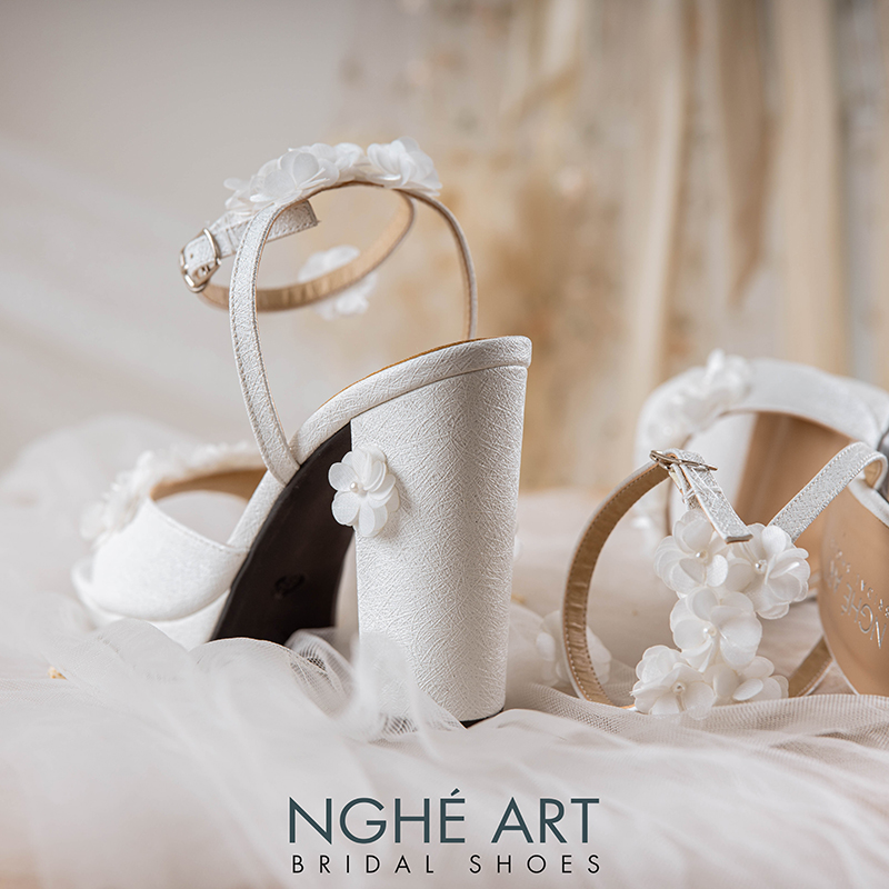 Giày cưới Nghé Art cao 12 cm đính hoa tú cầu trắng 522-TRANG-488-12P-NHU-TRANG - Ảnh 5 - Nghé Art Bridal Shoes – 0822288288
