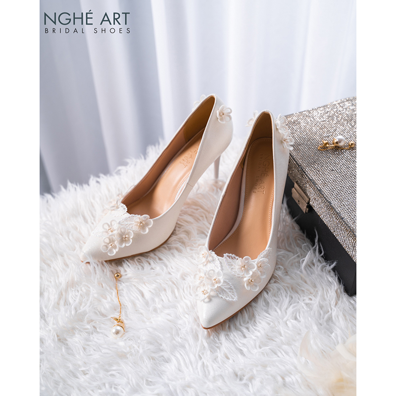 Giày cưới Nghé Art cao gót đính hoa lá voan trắng 525-377-10p-nhu-trang - Ảnh 1 - Nghé Art Bridal Shoes – 0822288288