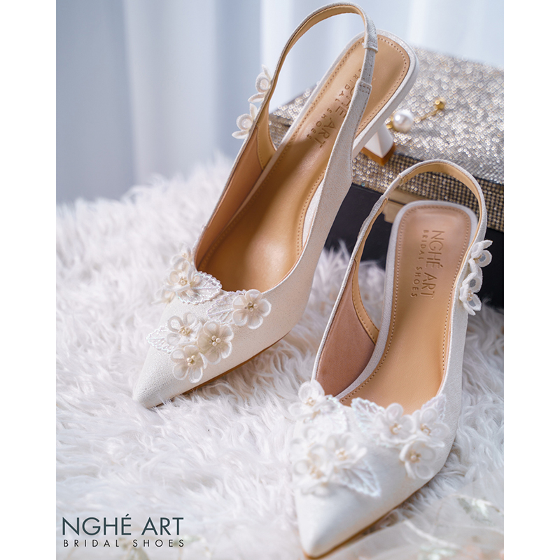 Giày cưới Nghé Art cao gót đính hoa lá voan trắng 525-502-7p-nhu-trang - Ảnh 1 - Nghé Art Bridal Shoes – 0822288288