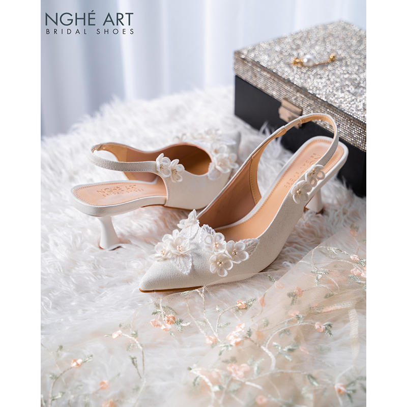 Giày cưới Nghé Art cao gót đính hoa lá voan trắng 525-502-7p-nhu-trang - Ảnh 2 - Nghé Art Bridal Shoes – 0822288288
