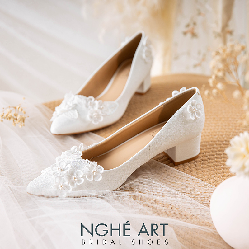 Giày cưới Nghé Art 4 cm đính hoa lá voan trắng 525-TRANG-274-4P-NHU-TRANG - Ảnh 1 - Nghé Art Bridal Shoes – 0822288288