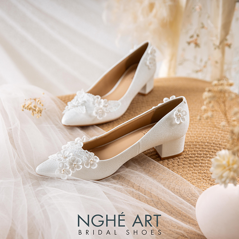 Giày cưới Nghé Art 4 cm đính hoa lá voan trắng 525-TRANG-274-4P-NHU-TRANG - Ảnh 2 - Nghé Art Bridal Shoes – 0822288288