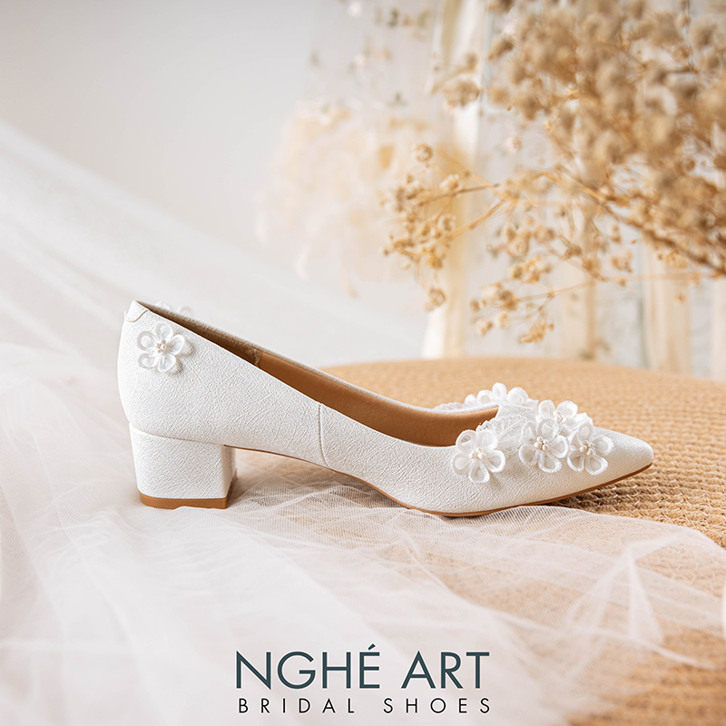 Giày cưới Nghé Art 4 cm đính hoa lá voan trắng 525-TRANG-274-4P-NHU-TRANG - Ảnh 3 - Nghé Art Bridal Shoes – 0822288288