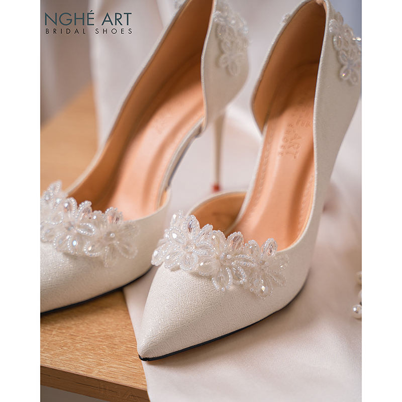 Giày cưới Nghé Art form hở eo đính hoa kết pha lê 5 cánh 527-442-nhu-trang - Ảnh 5 - Nghé Art Bridal Shoes – 0822288288