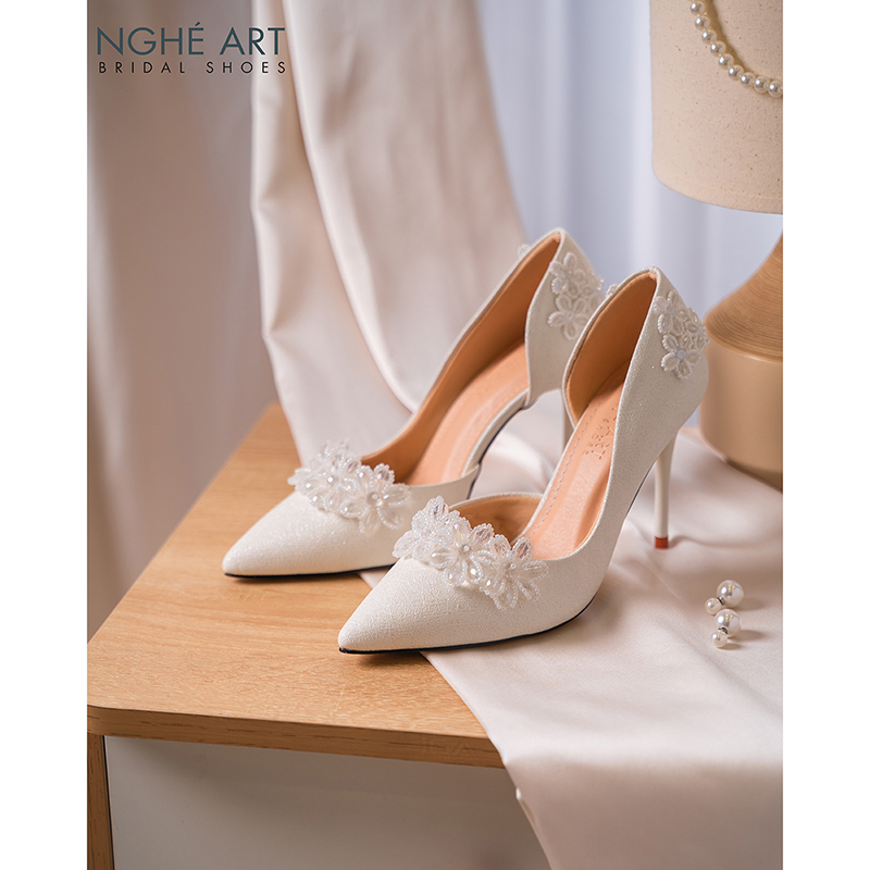 Giày cưới Nghé Art form hở eo đính hoa kết pha lê 5 cánh 527-442-nhu-trang - Ảnh 7 - Nghé Art Bridal Shoes – 0822288288