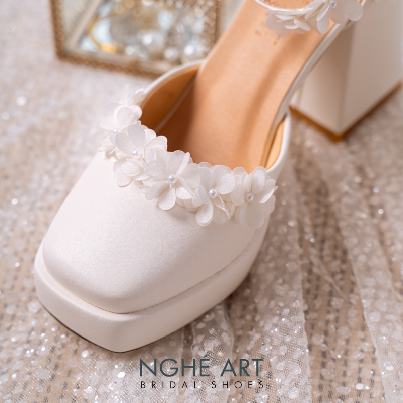 Giày cưới Nghé Art form Mary Jane đính hoa tú cầu trắng 530-470-10P-DA-TRANG - Ảnh 2 - Nghé Art Bridal Shoes – 0822288288