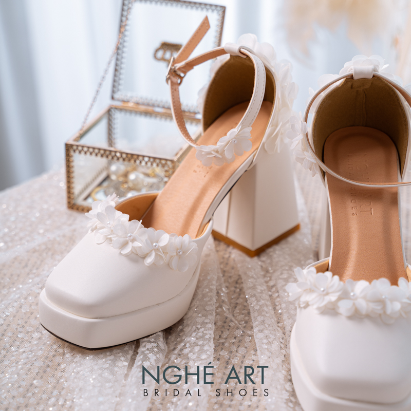 Giày cưới Nghé Art form Mary Jane đính hoa tú cầu trắng 530-470-10P-DA-TRANG - Ảnh 3 - Nghé Art Bridal Shoes – 0822288288