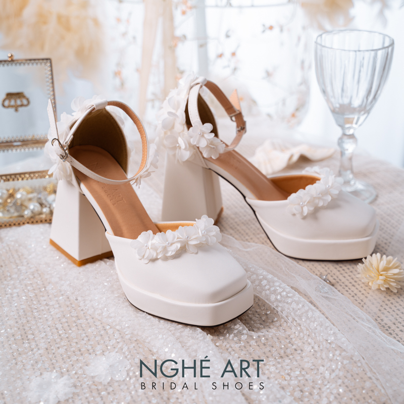 Giày cưới Nghé Art form Mary Jane đính hoa tú cầu trắng 530-470-10P-DA-TRANG - Ảnh 4 - Nghé Art Bridal Shoes – 0822288288