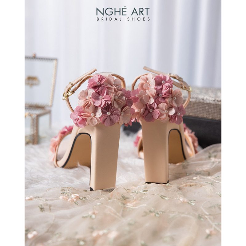 Giày cưới Nghé Art form sandal đính hoa tú cầu tone màu hồng 534-230-9p-da-nude - Ảnh 3 - Nghé Art Bridal Shoes – 0822288288