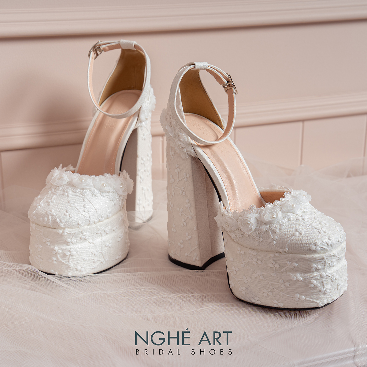 Giày cưới Nghé Art form Mary Jane cao 15 cm ren hoa hồng trắng 541-578-15P-NHU-TRANG - Ảnh 2 - Nghé Art Bridal Shoes – 0822288288