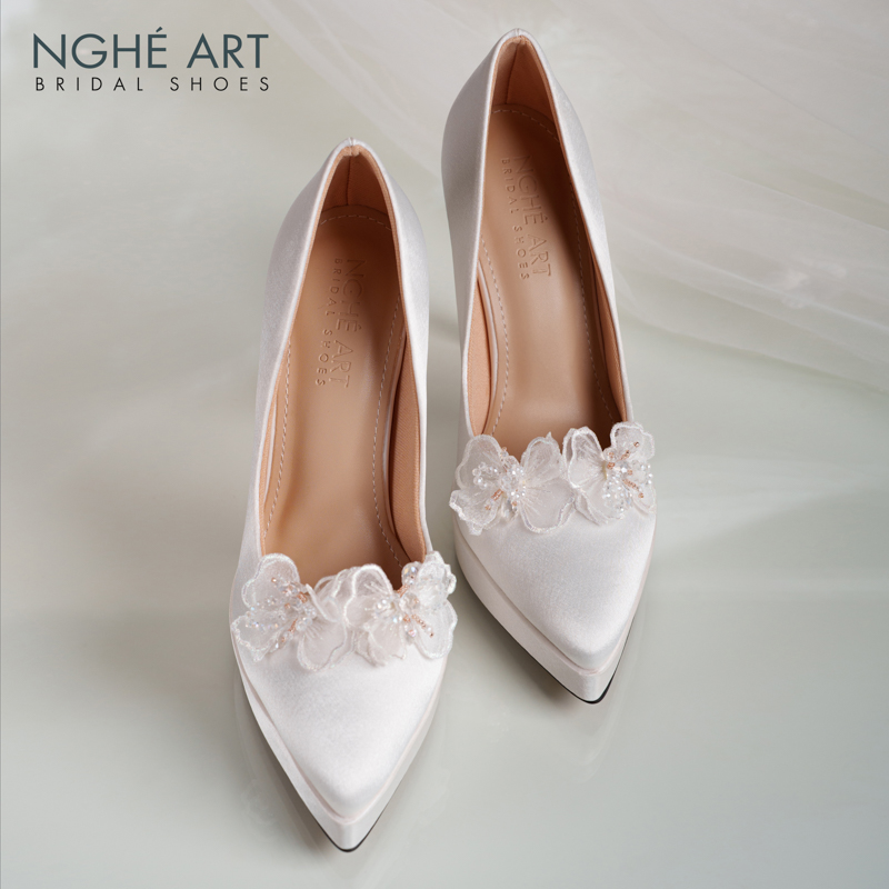 Giày cưới Nghé Art cao gót 12 cm lụa satin đính cánh hoa voan pha lê 549-543-12P-LUA-TRANG - Ảnh 2 - Nghé Art Bridal Shoes – 0822288288