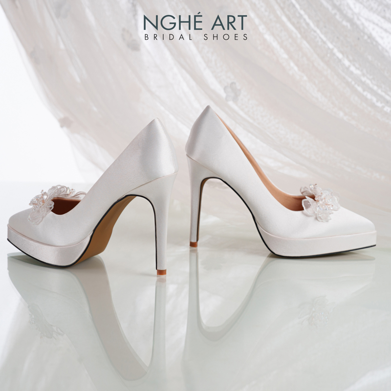 Giày cưới Nghé Art cao gót 12 cm lụa satin đính cánh hoa voan pha lê 549-543-12P-LUA-TRANG - Ảnh 5 - Nghé Art Bridal Shoes – 0822288288