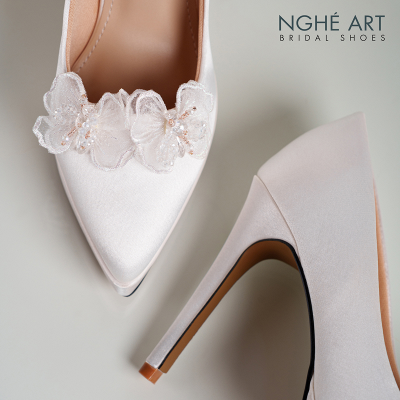 Giày cưới Nghé Art cao gót 12 cm lụa satin đính cánh hoa voan pha lê 549-543-12P-LUA-TRANG - Ảnh 6 - Nghé Art Bridal Shoes – 0822288288